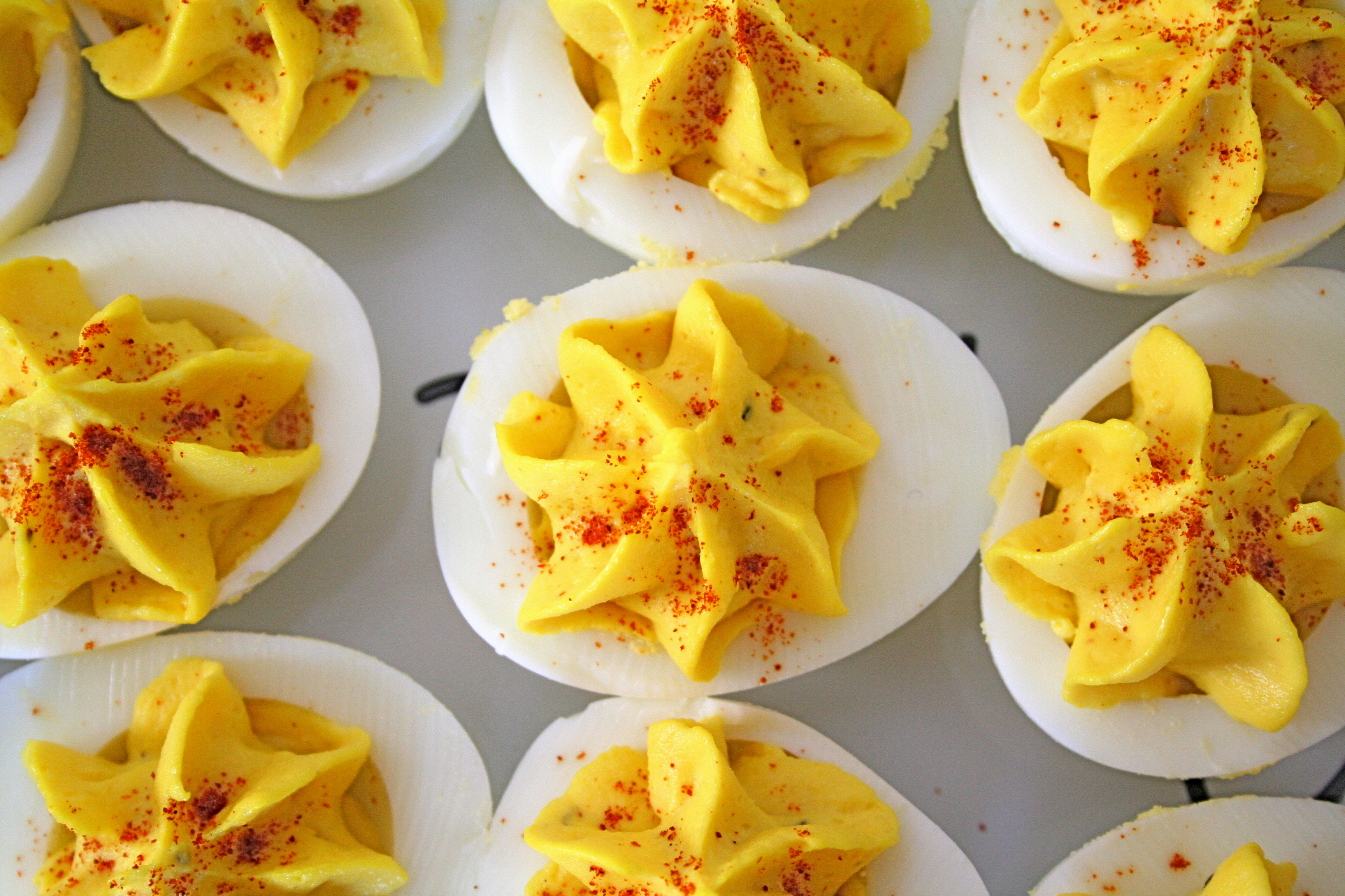 What is a simple recipe for deviled eggs using mustard?