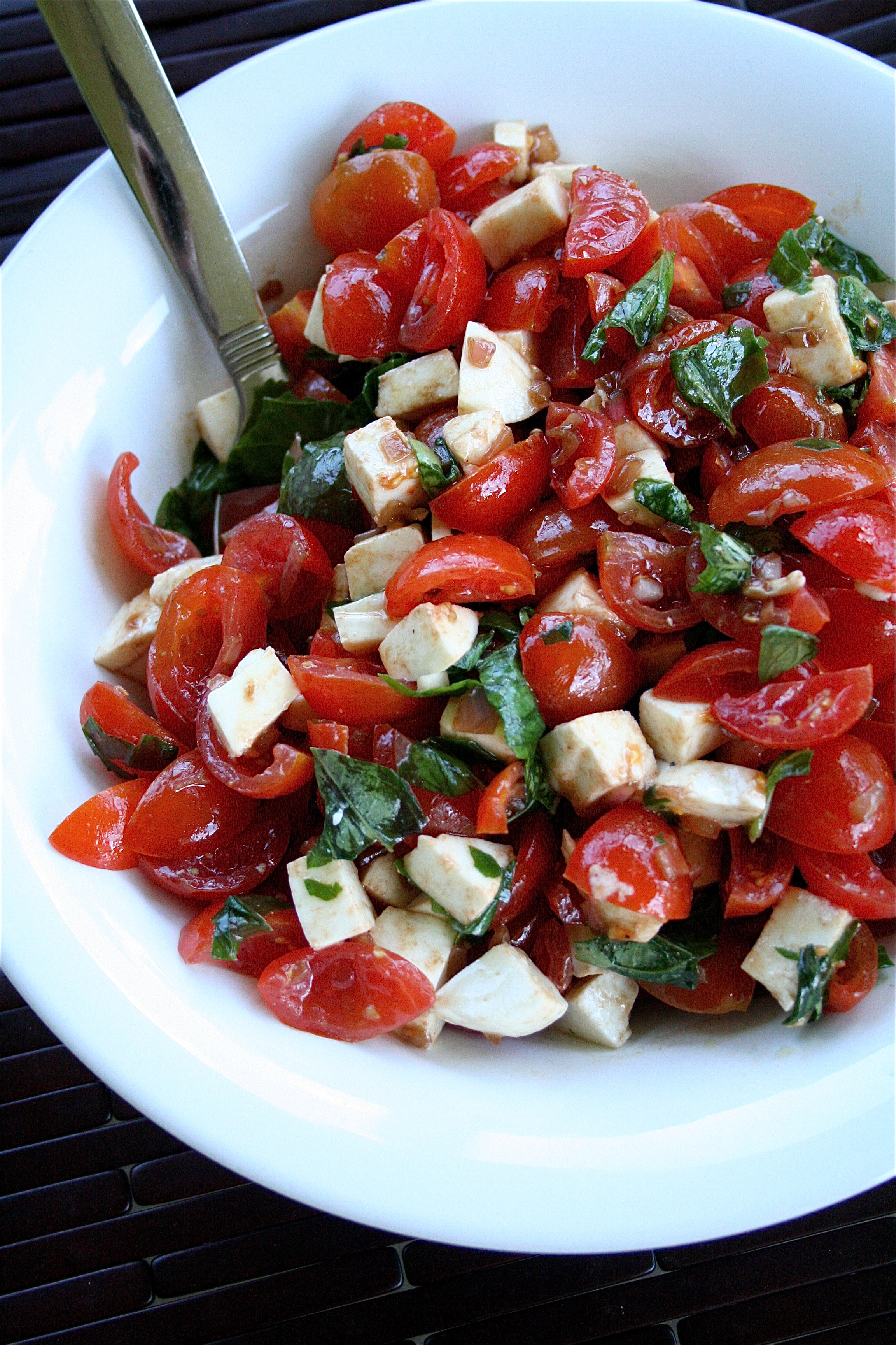 Cherry Tomato Salad With Basil And Mozzarella | The Curvy Carrot