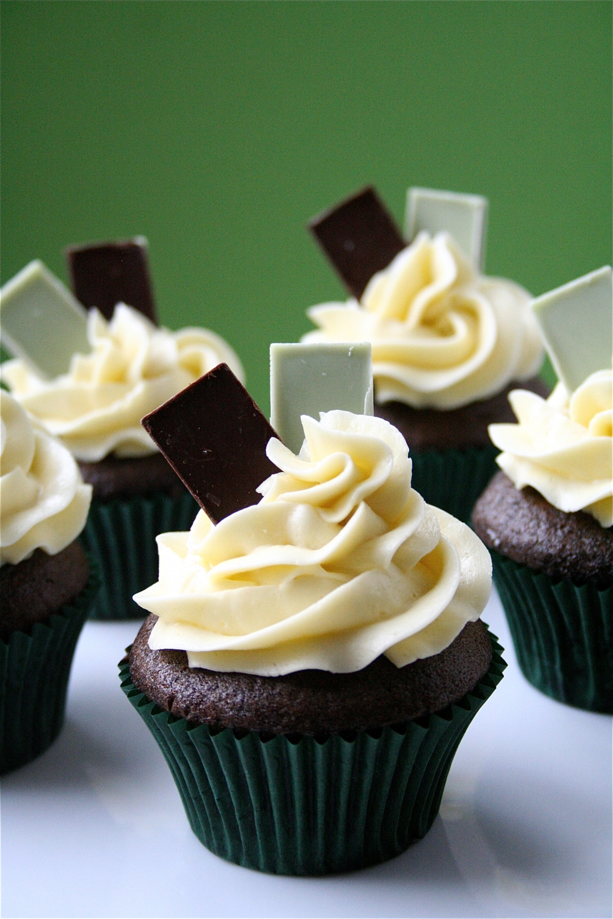 Mint Chocolate Cupcakes | The Curvy Carrot