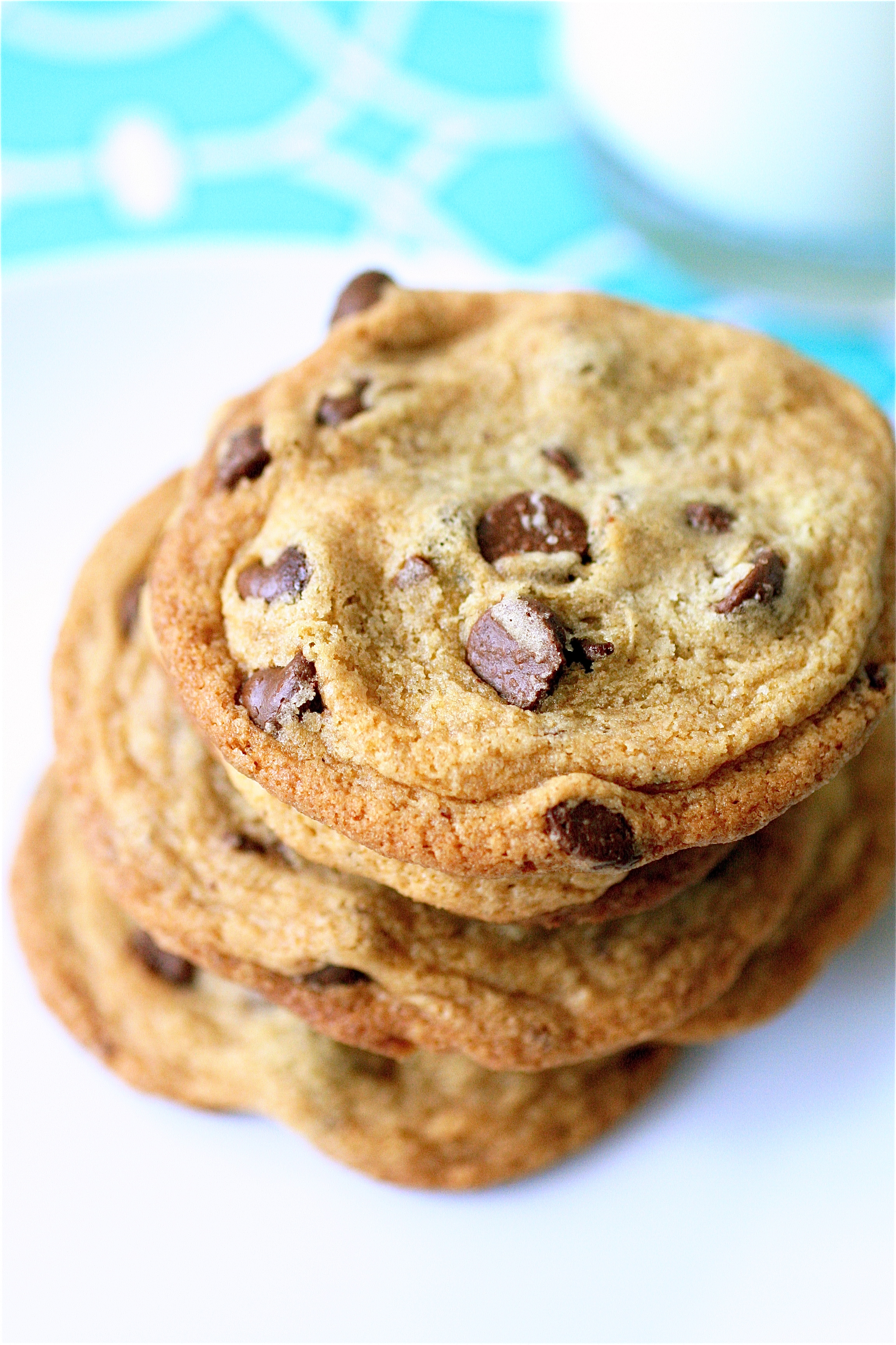 Thin And Crispy Chocolate Chip Cookies | The Curvy Carrot