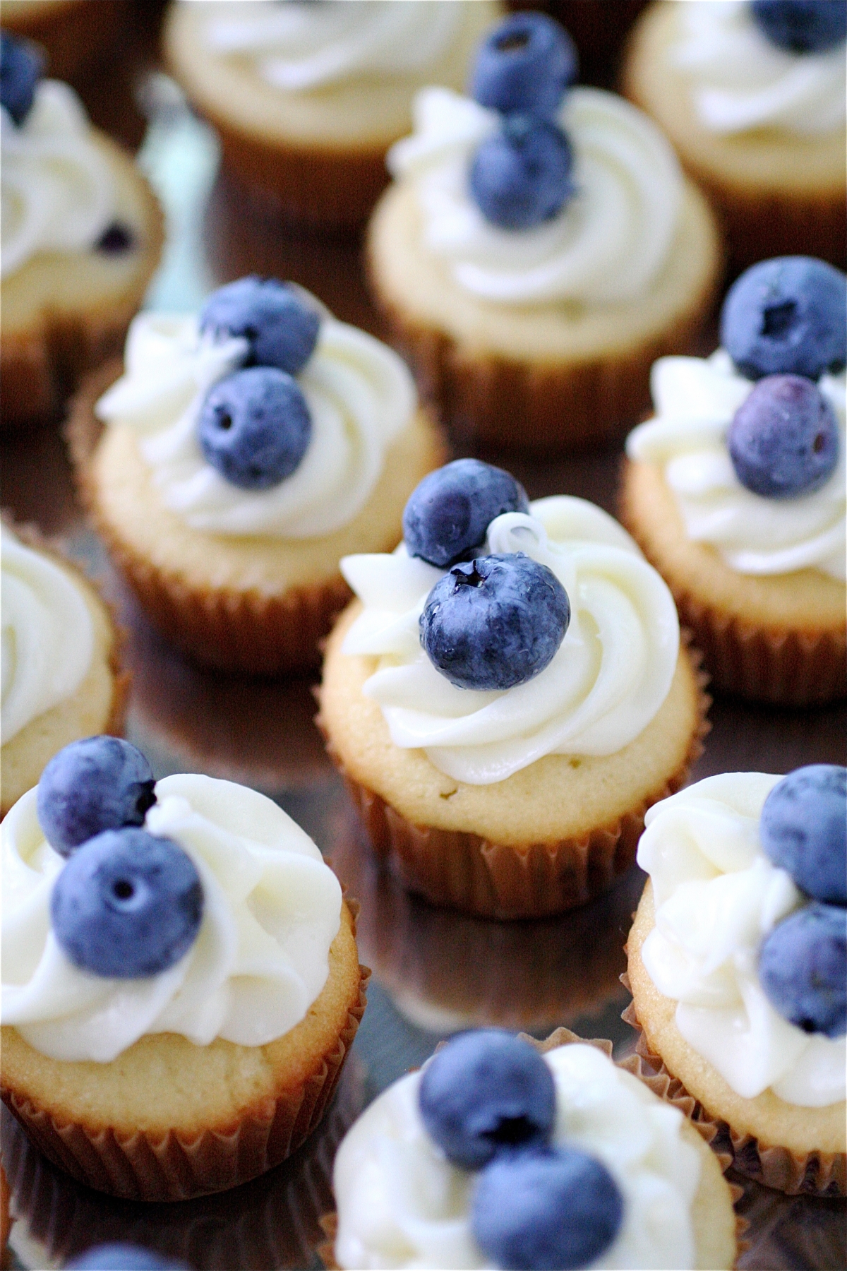Blueberry Cupcakes | The Curvy Carrot