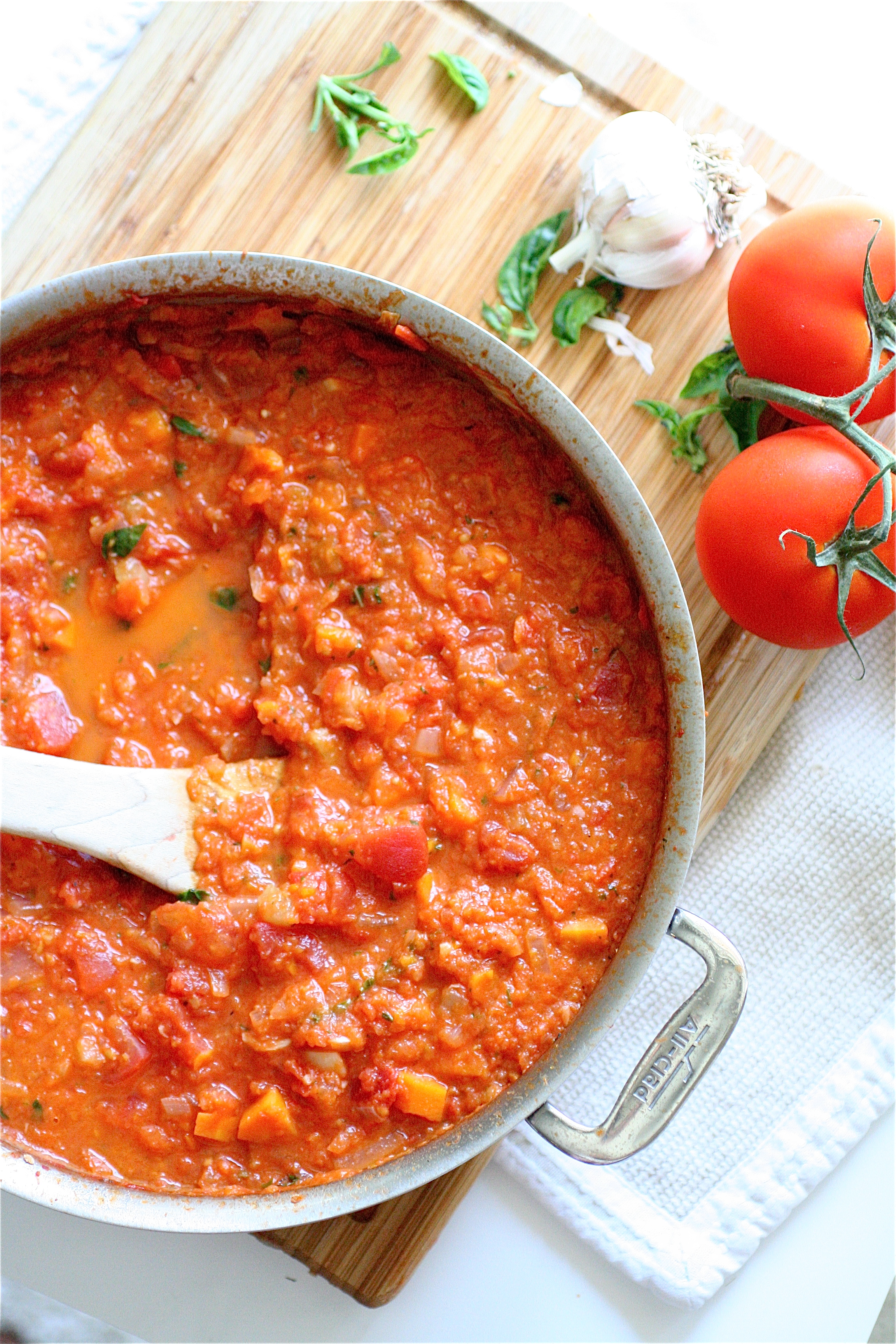 Basic Tomato Sauce | The Curvy Carrot