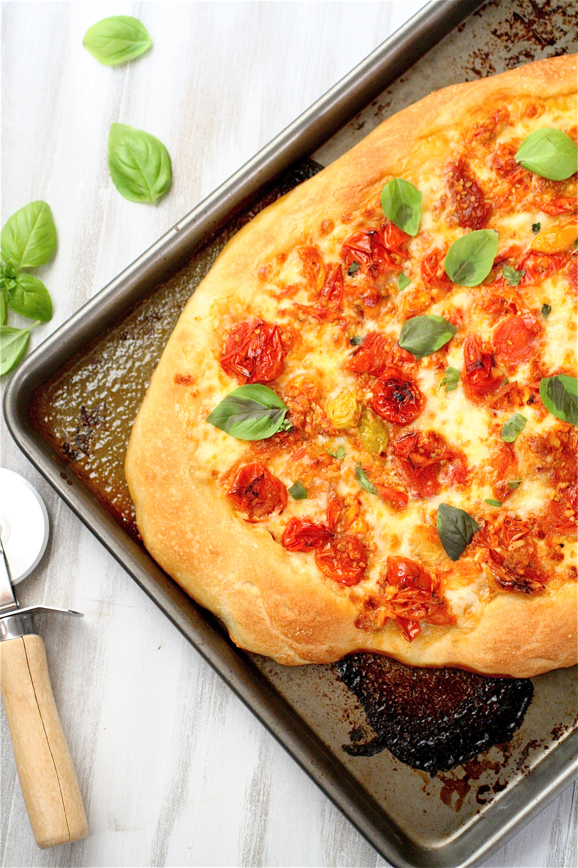 Heirloom Cherry Tomato Pizza Margherita | The Curvy Carrot